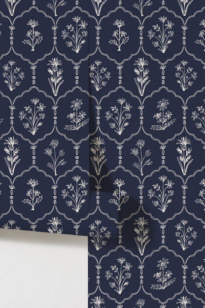 Navy blue wallpaper with white floral trellis pattern, elegant and vintage style.